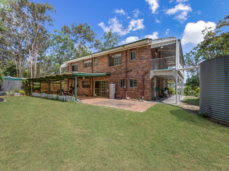 19 Henderson Street, Redbank, QLD 4301