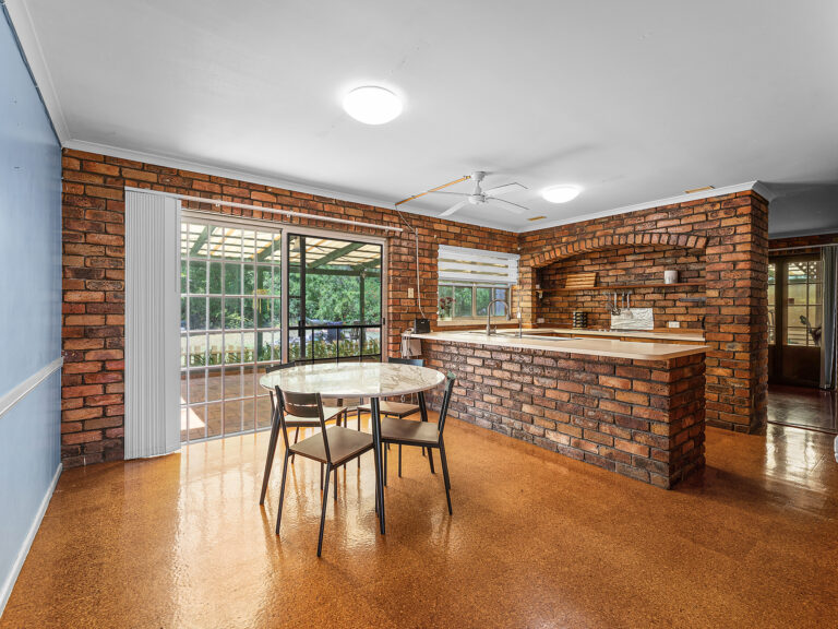 19 Henderson Street, Redbank, QLD 4301
