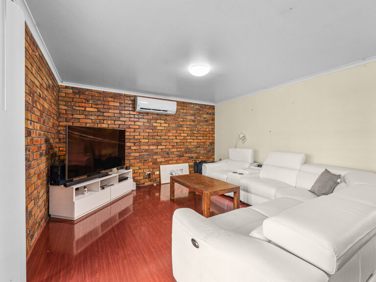 19 Henderson Street, Redbank, QLD 4301