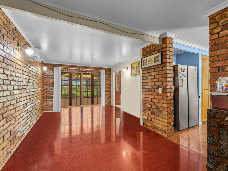 19 Henderson Street, Redbank, QLD 4301
