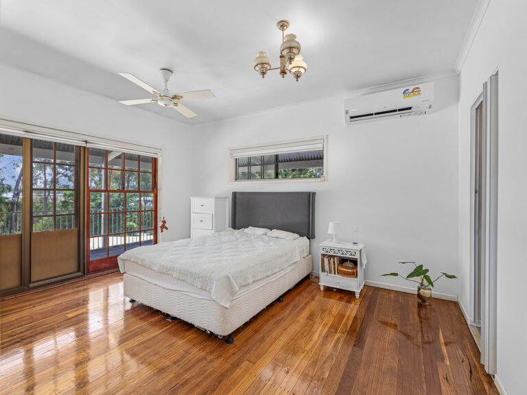 19 Henderson Street, Redbank, QLD 4301