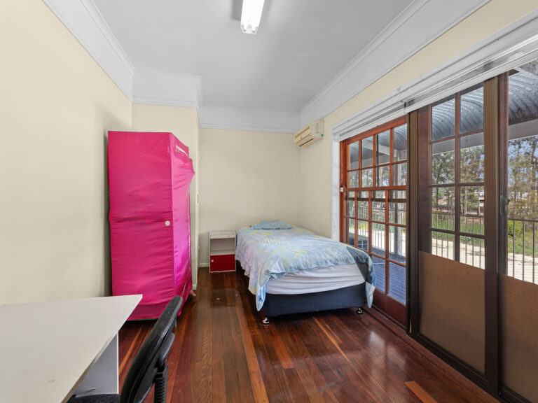 19 Henderson Street, Redbank, QLD 4301