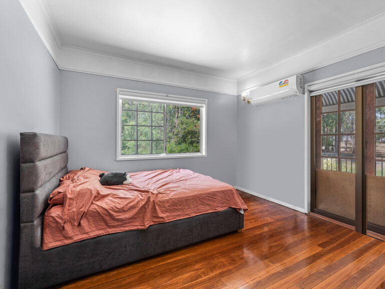 19 Henderson Street, Redbank, QLD 4301