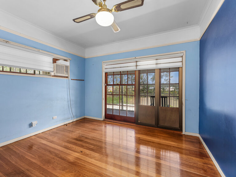 19 Henderson Street, Redbank, QLD 4301
