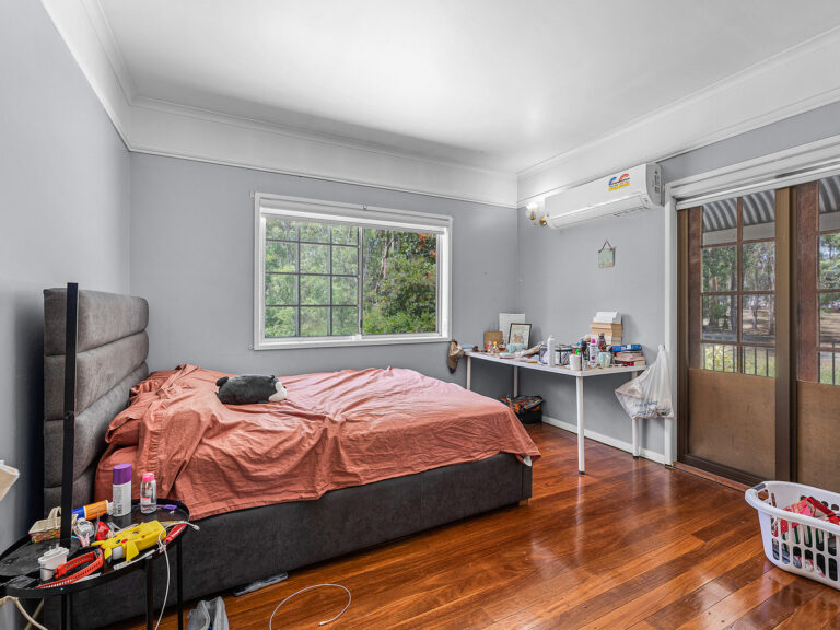 19 Henderson Street, Redbank, QLD 4301