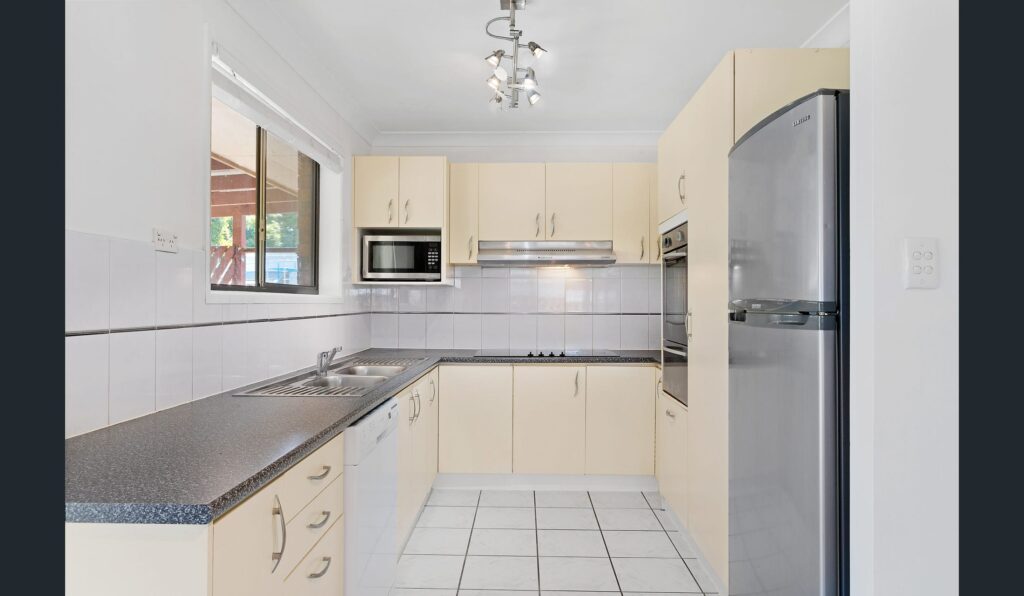 8 Acacia Place, Camira, QLD 4300