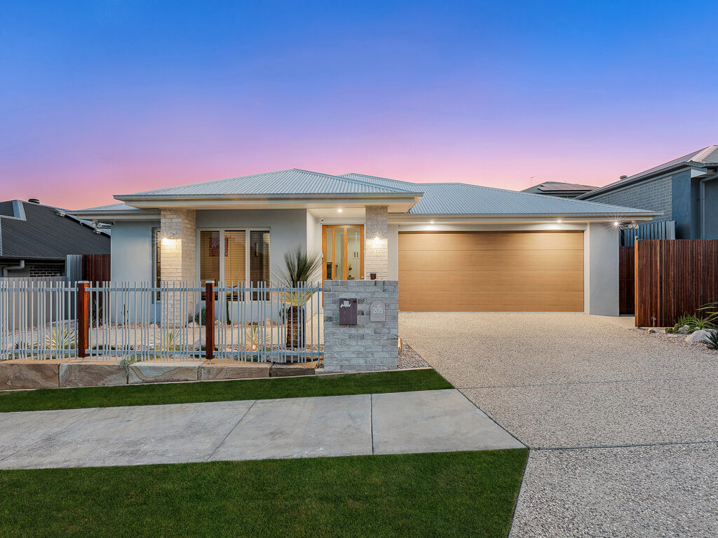 205 Barrams Road, South Ripley, QLD 4306