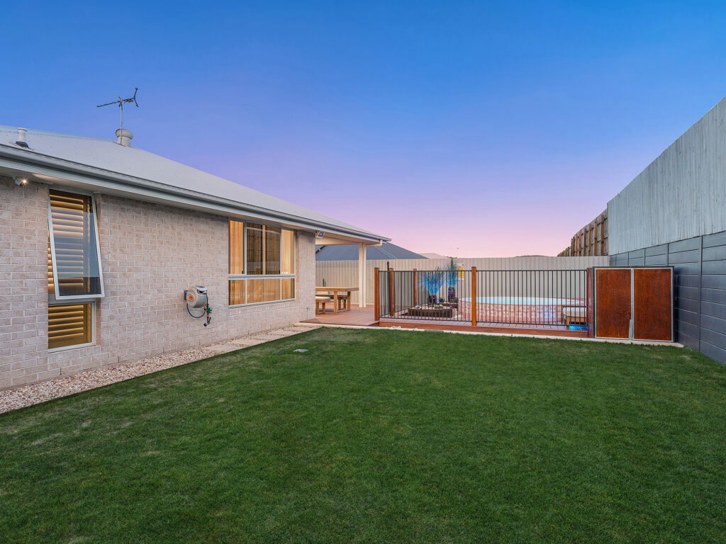 205 Barrams Road, South Ripley, QLD 4306