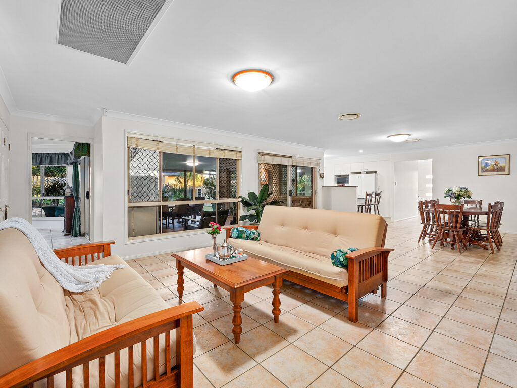 20 Killarney Street, Forest Lake, QLD 4078