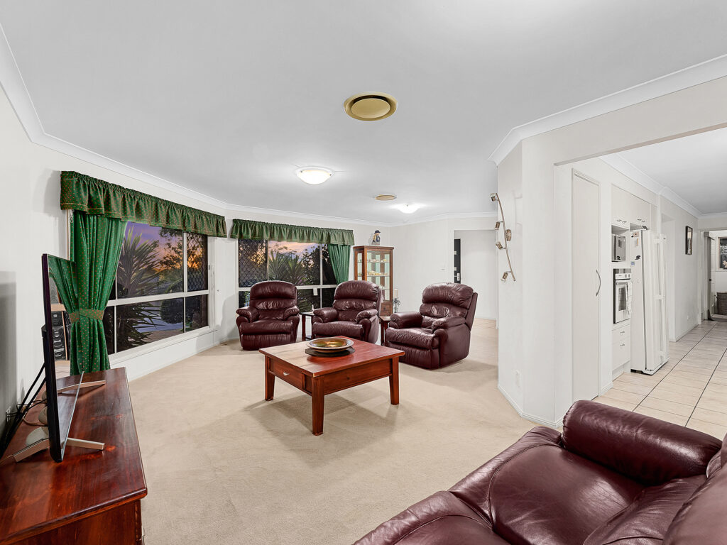 20 Killarney Street, Forest Lake, QLD 4078