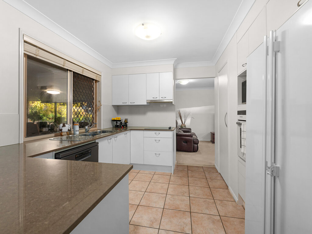 20 Killarney Street, Forest Lake, QLD 4078