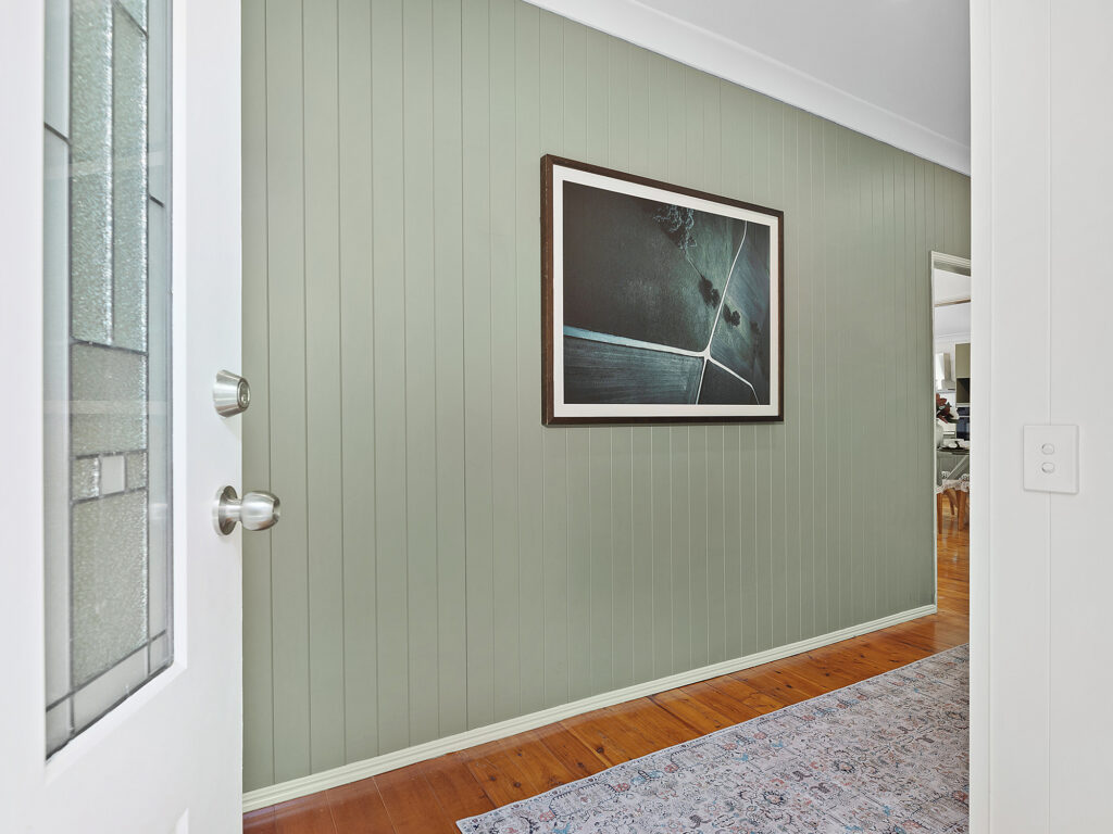 2 Woodford Street, One Mile, QLD 4305