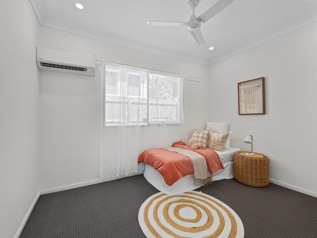 2 Woodford Street, One Mile, QLD 4305