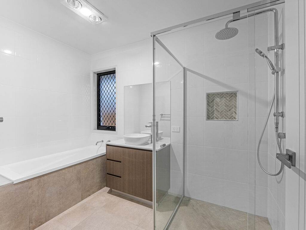 House-Deebing Heights-QLD-R2-3569746
