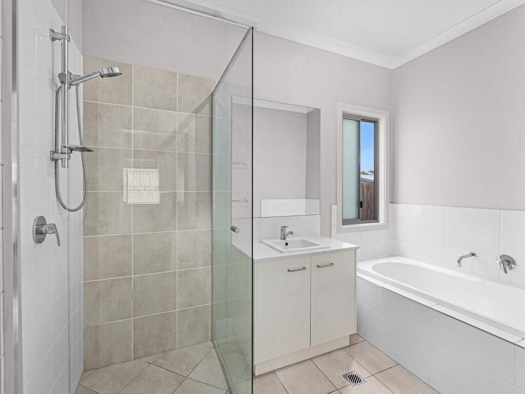 House-Redbank Plains-QLD-R2-3574530