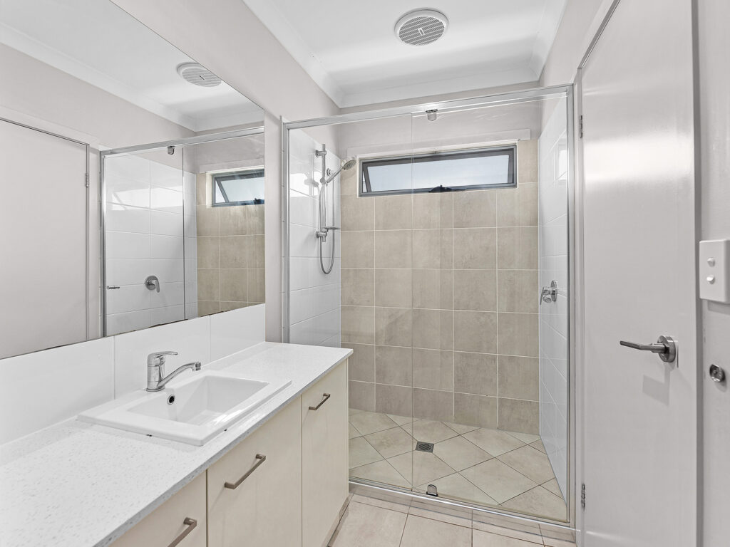 House-Redbank Plains-QLD-R2-3574530