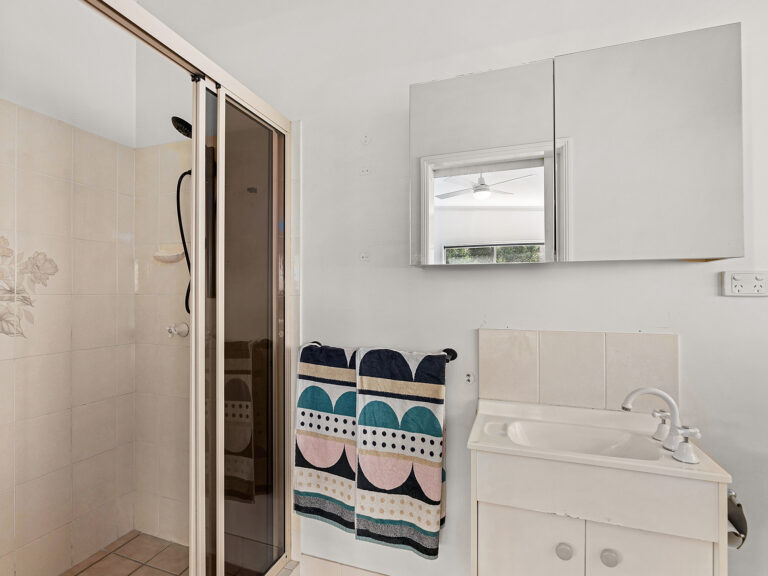 House-Lowood-QLD-R2-3577597