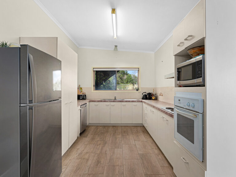 House-Lowood-QLD-R2-3577597