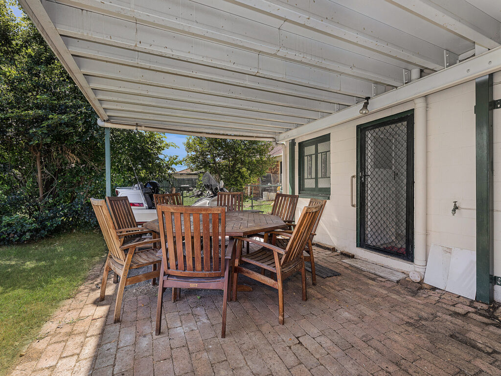 House-Raceview-QLD-R2-3581734