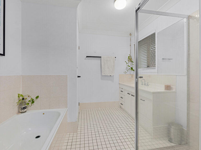 House-Flinders View-QLD-R2-3583718