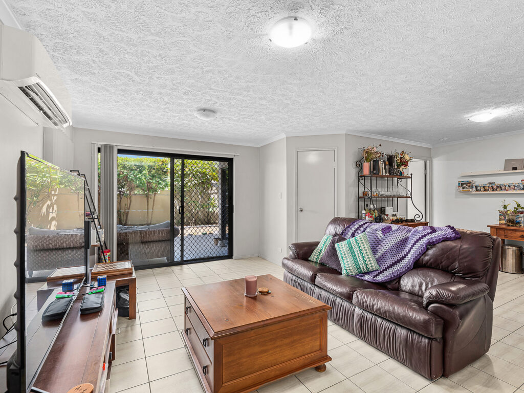 Unit-Macgregor-QLD-R2-3585924