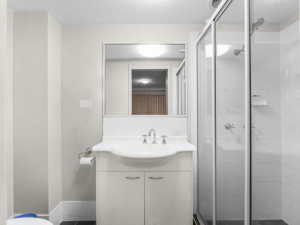 Unit-Macgregor-QLD-R2-3585924
