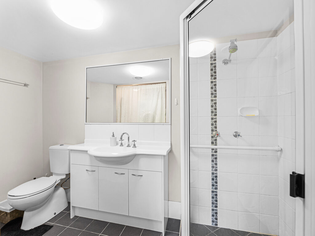 Unit-Macgregor-QLD-R2-3585924
