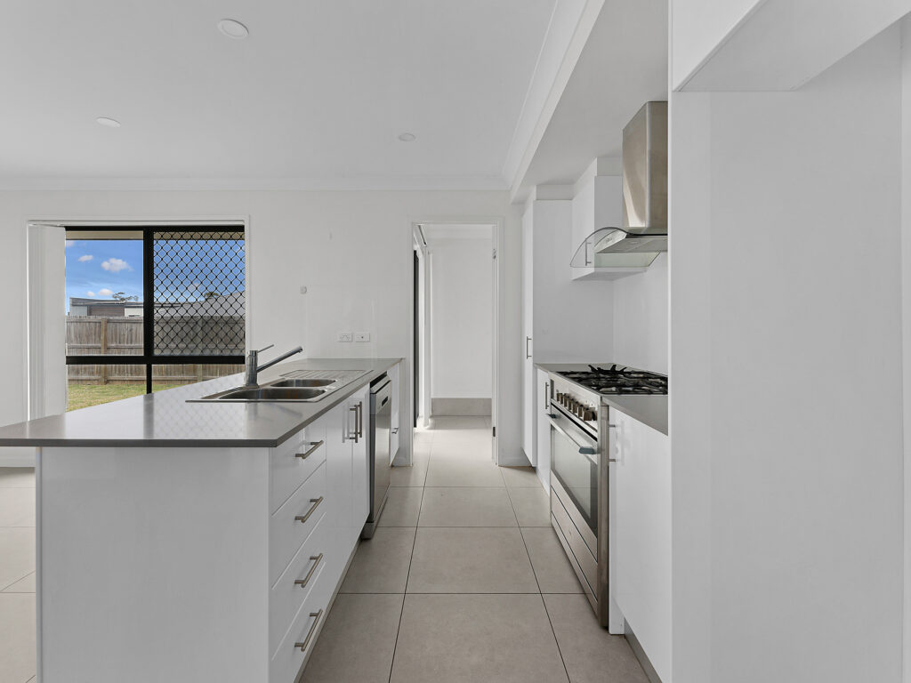 House-Deebing Heights-QLD-R2-3619982
