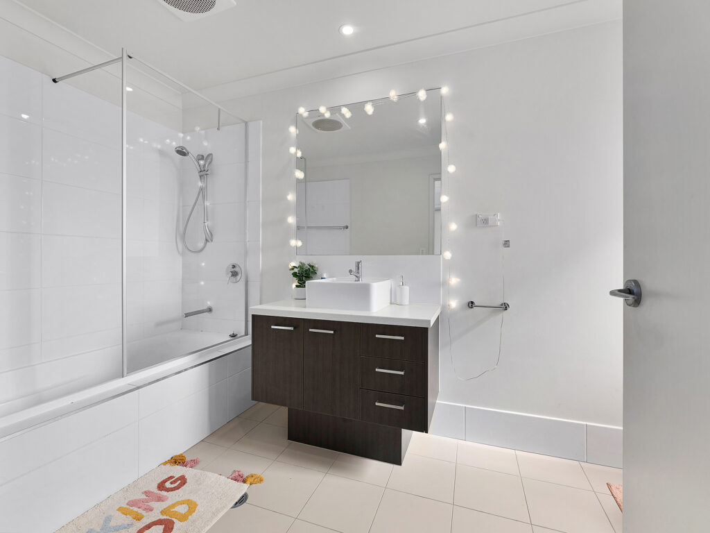 Townhouse-Brookwater-QLD-R2-3623545
