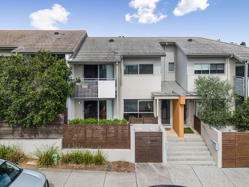 Townhouse-Brookwater-QLD-R2-3623545