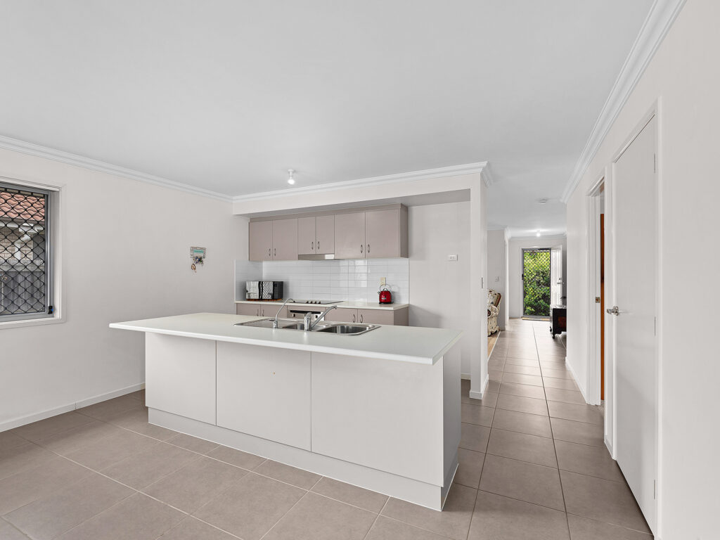 House-Raceview-QLD-R2-3639908