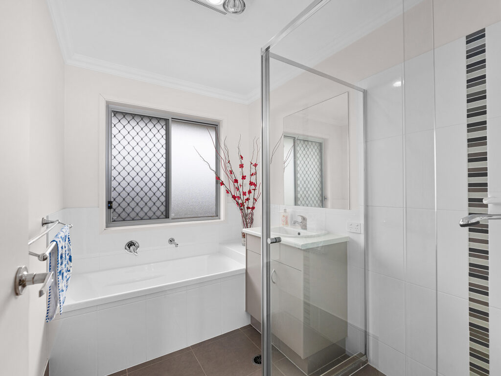 House-Raceview-QLD-R2-3639908