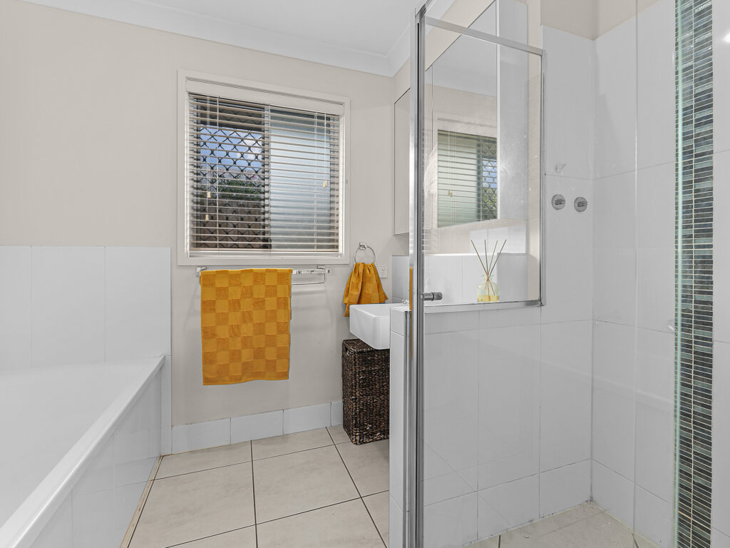 House-Deebing Heights-QLD-R2-3655005