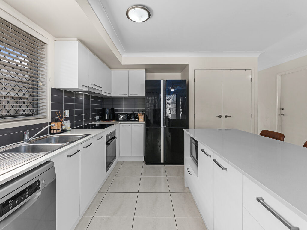 House-Deebing Heights-QLD-R2-3655005