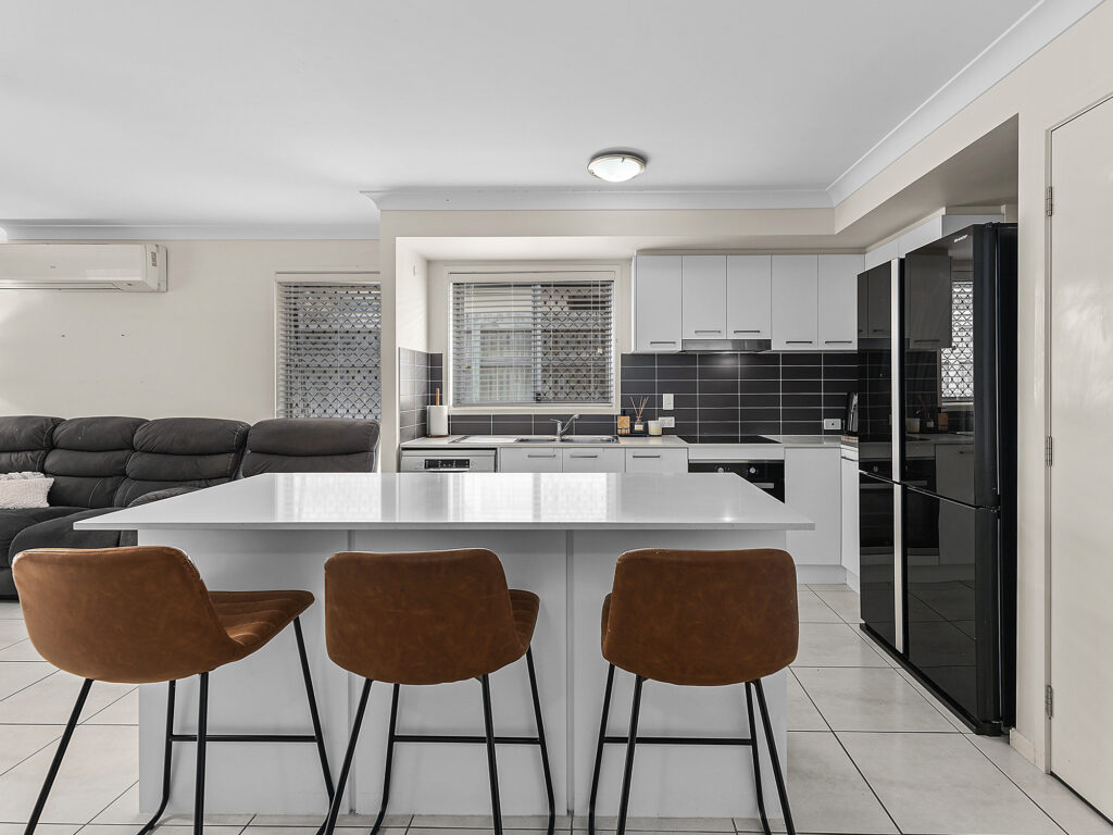 House-Deebing Heights-QLD-R2-3655005