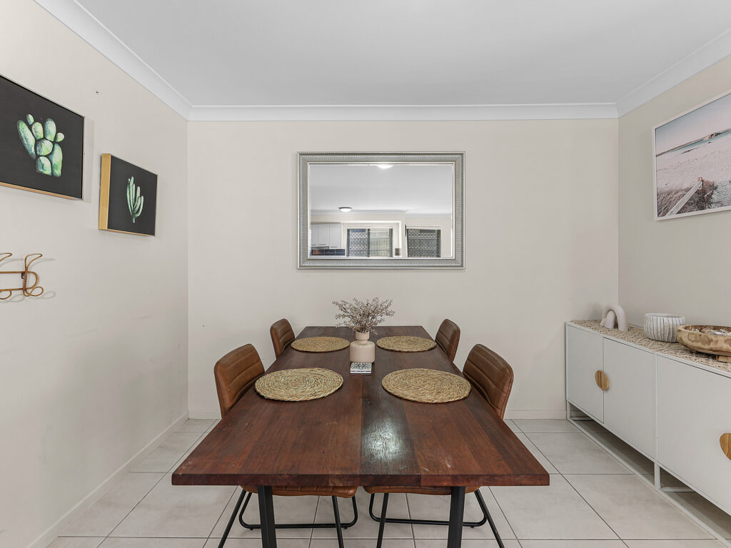 House-Deebing Heights-QLD-R2-3655005