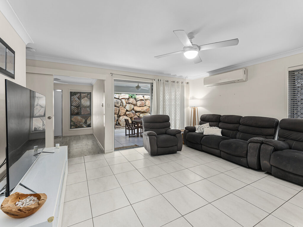 House-Deebing Heights-QLD-R2-3655005