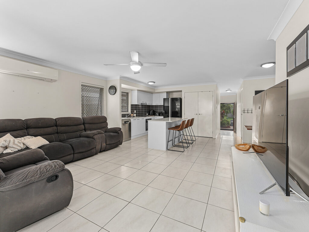House-Deebing Heights-QLD-R2-3655005