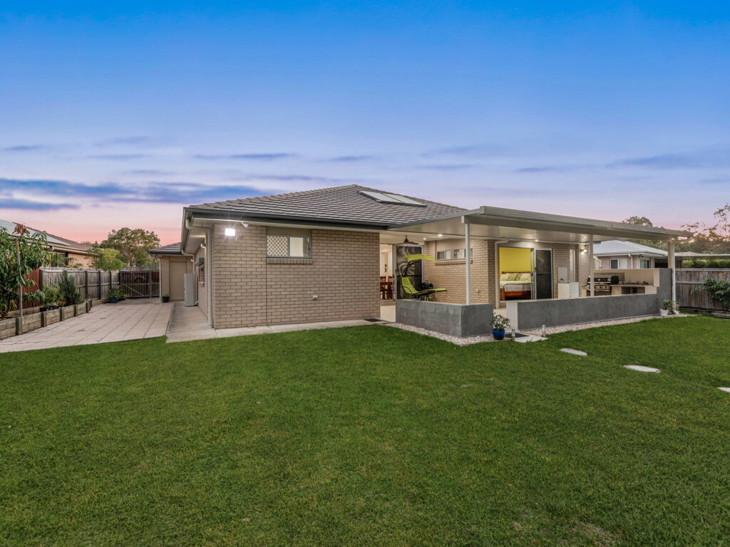 House-Deebing Heights-QLD-R2-3655186