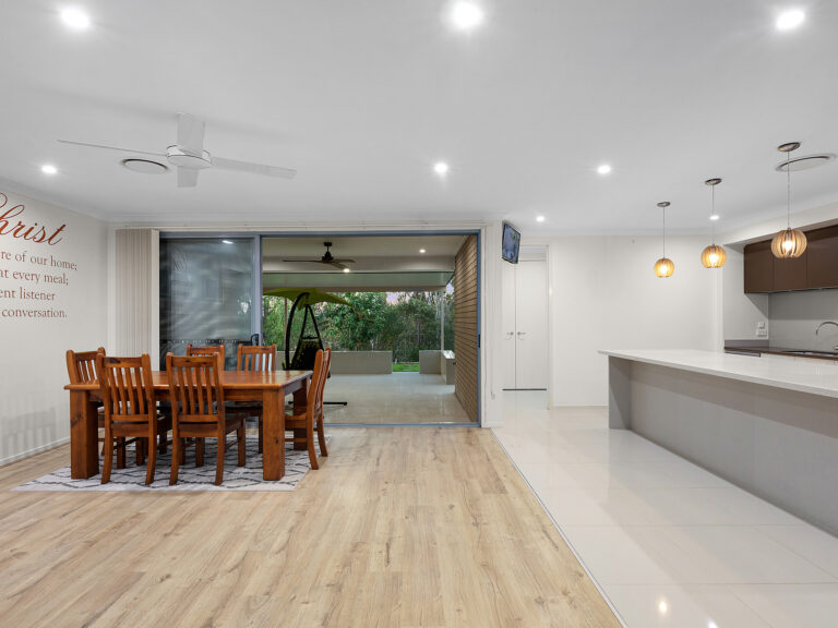 House-Deebing Heights-QLD-R2-3655186