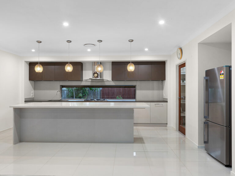 House-Deebing Heights-QLD-R2-3655186