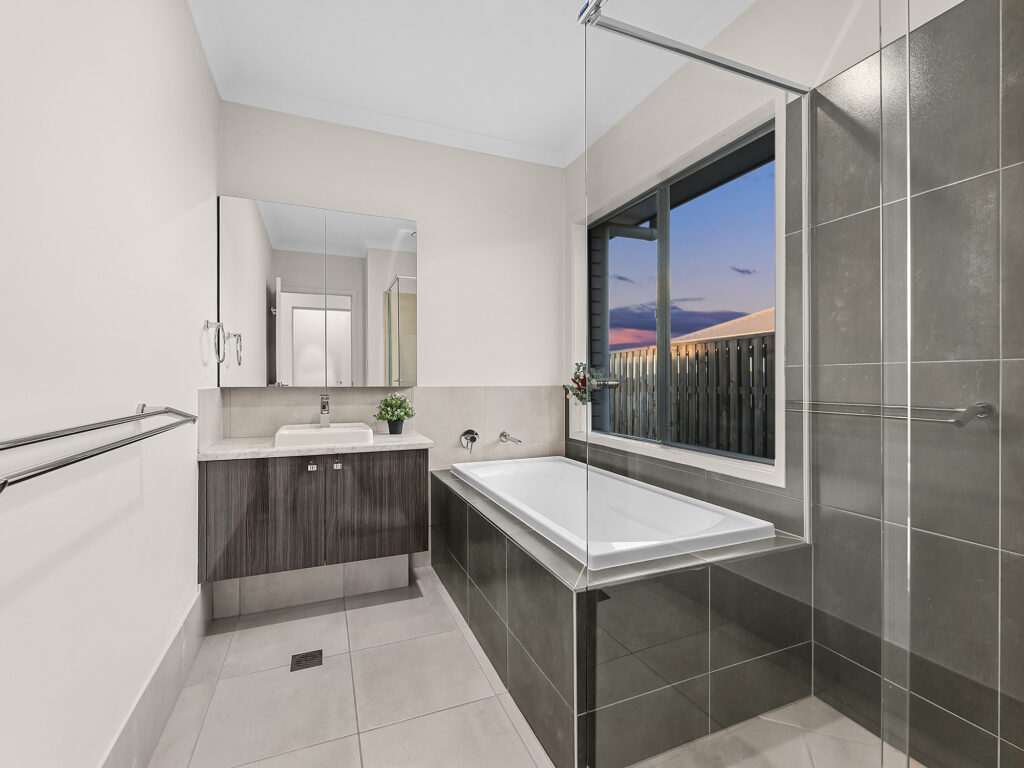 House-Redbank Plains-QLD-R2-3663891