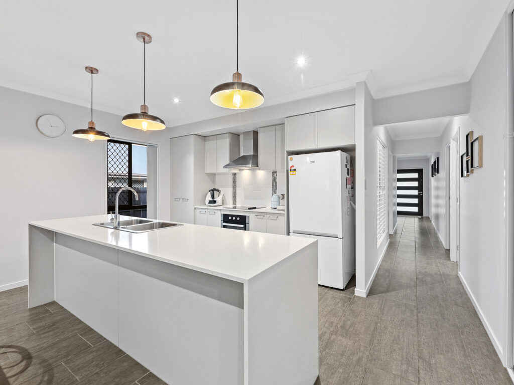 House-Deebing Heights-QLD-R2-3664553