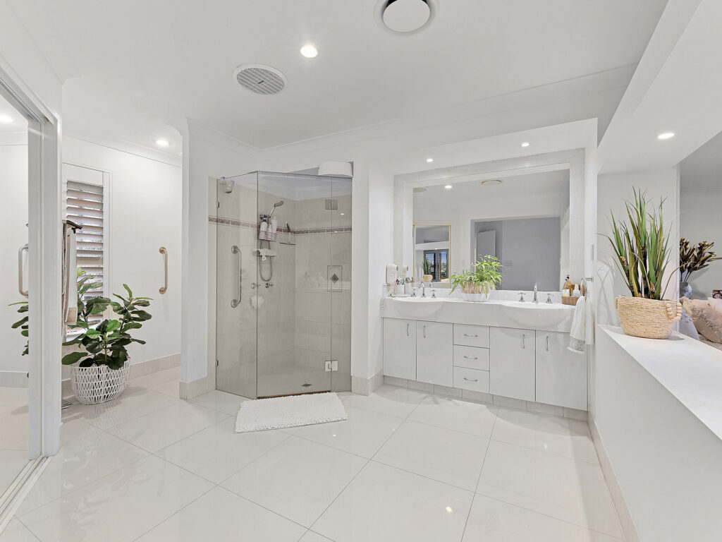 House-Coombabah-QLD-R2-3669900
