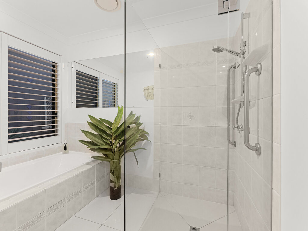 House-Coombabah-QLD-R2-3669900