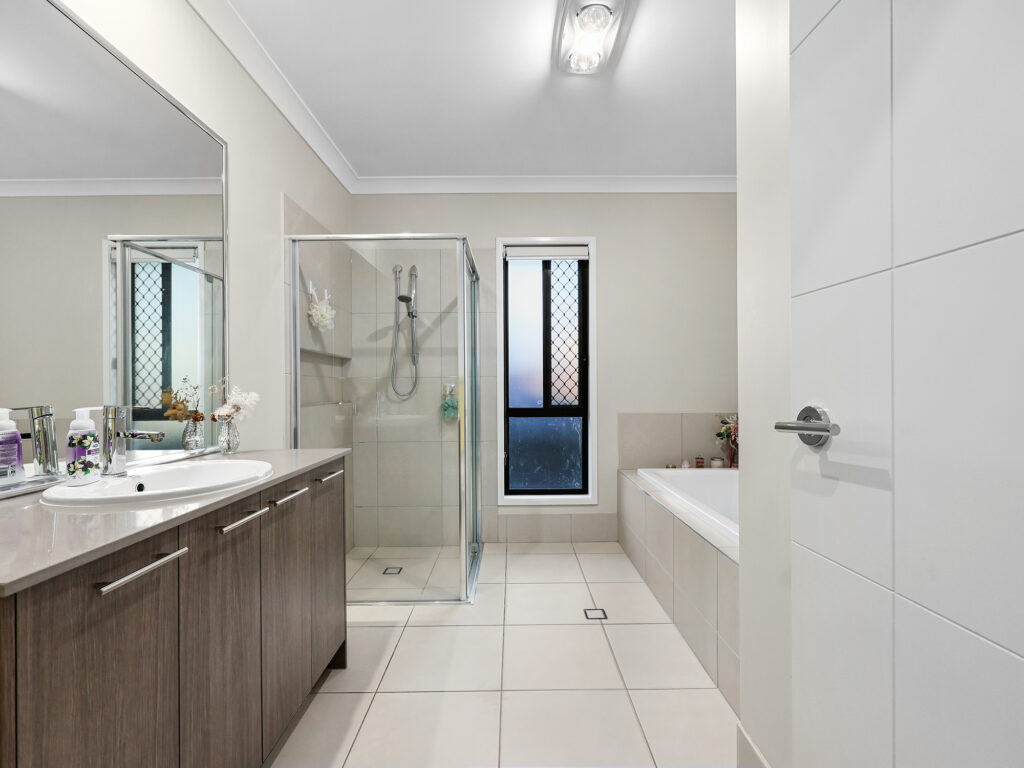 18 Riversleigh Court, Karalee, QLD 4306