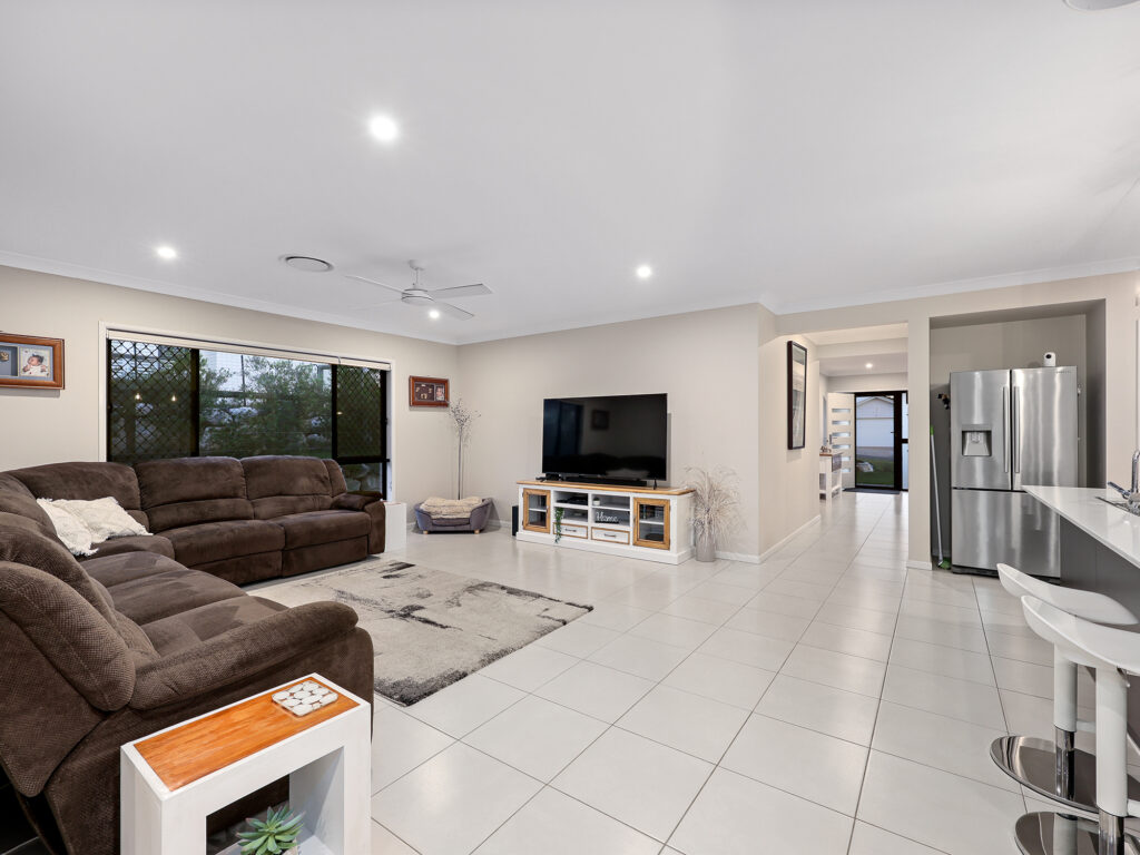 18 Riversleigh Court, Karalee, QLD 4306