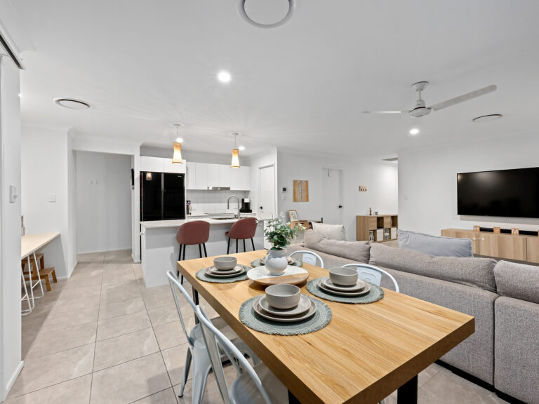House-Deebing Heights-QLD-R2-3687179