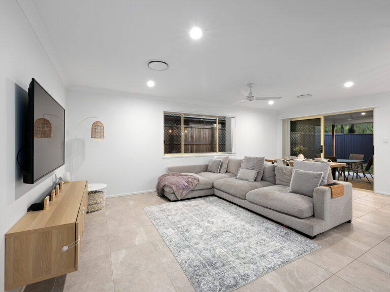 House-Deebing Heights-QLD-R2-3687179