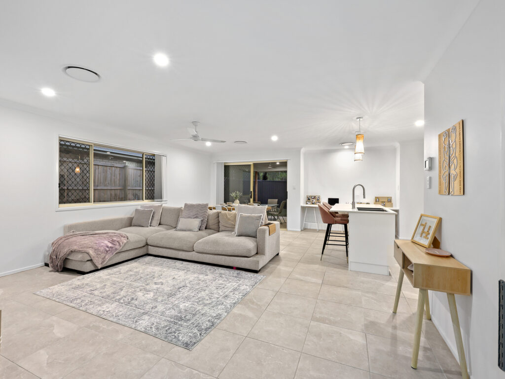 House-Deebing Heights-QLD-R2-3687179
